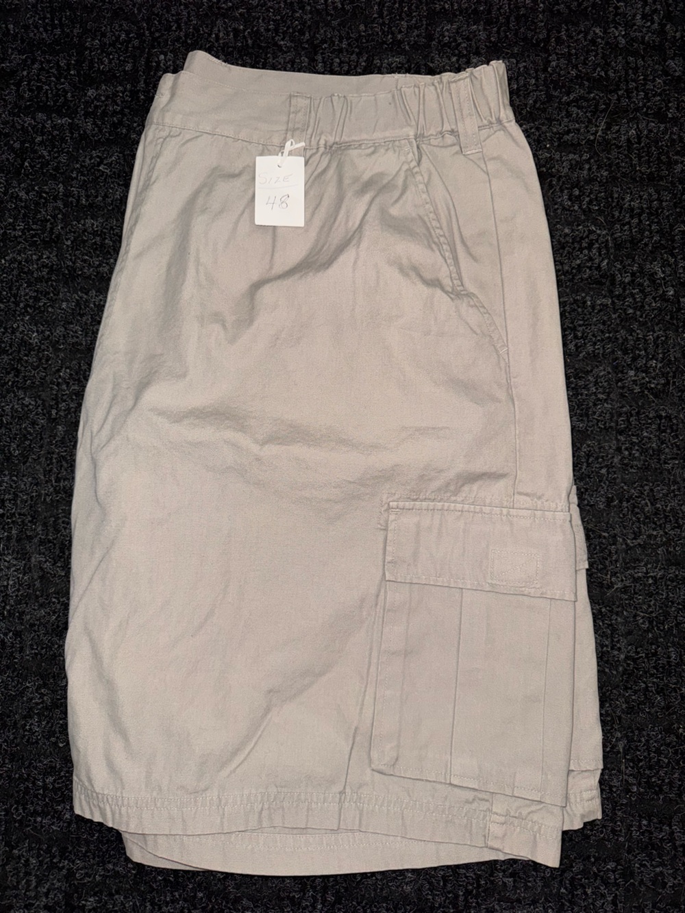 Men's Relaxed Cargo Chino Shorts in Light Beige